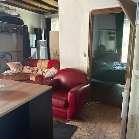 De Maison De Village Zevaco